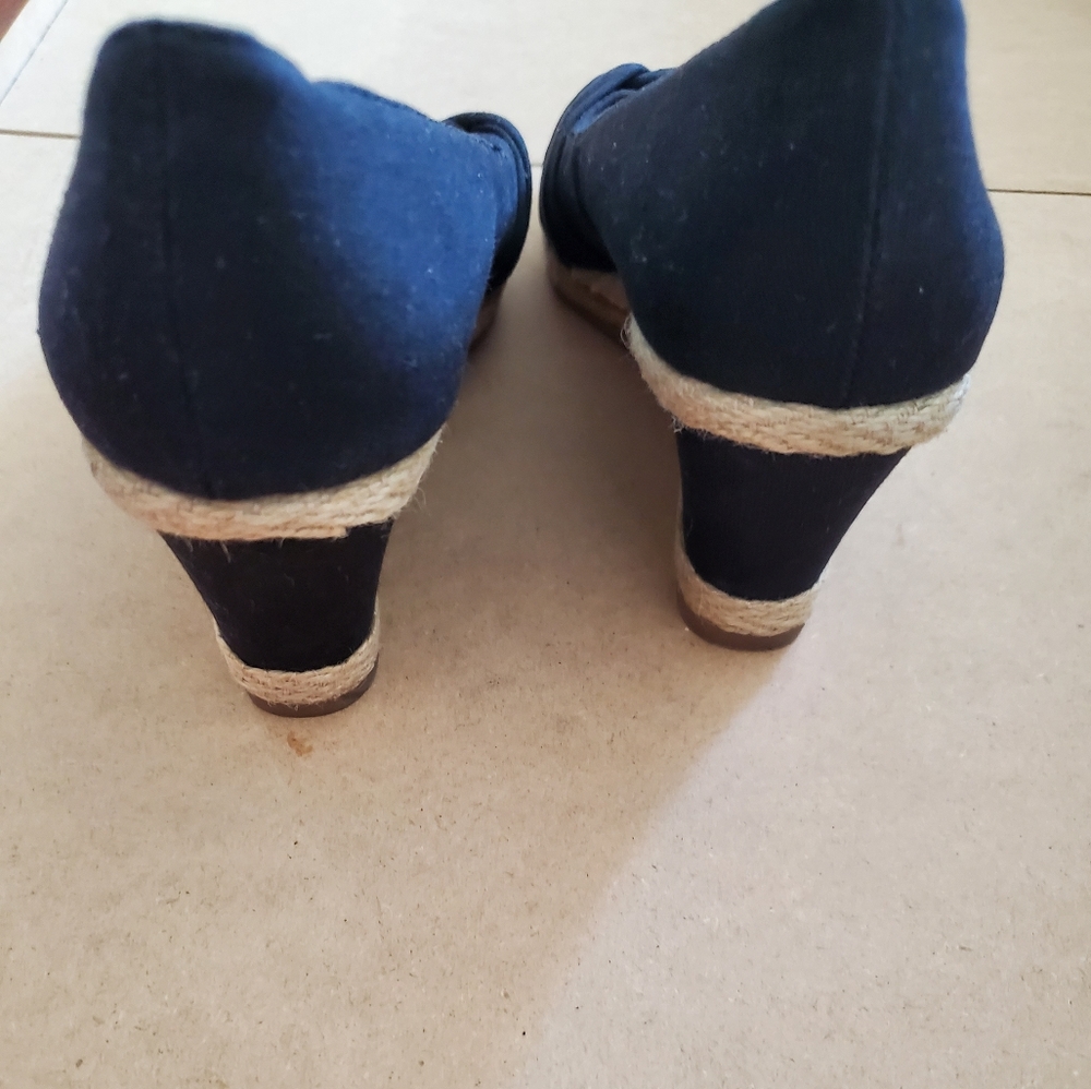 Shoes - Picture 12 of 13